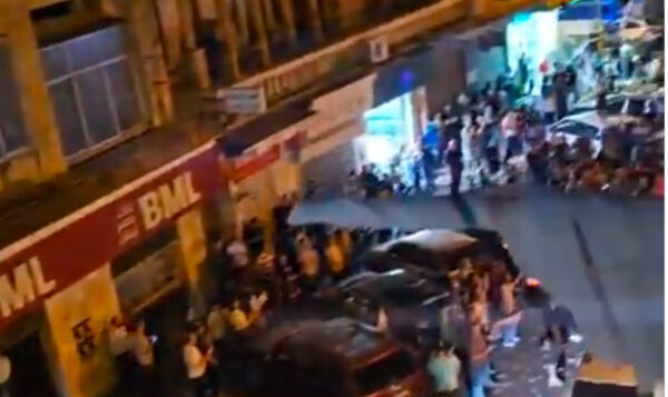 بالفيديو: احتفال في زحلة بعد بدء ظهور نتائج لصالح القوات 1 بالفيديو: احتفال في زحلة بعد بدء ظهور نتائج لصالح القوات