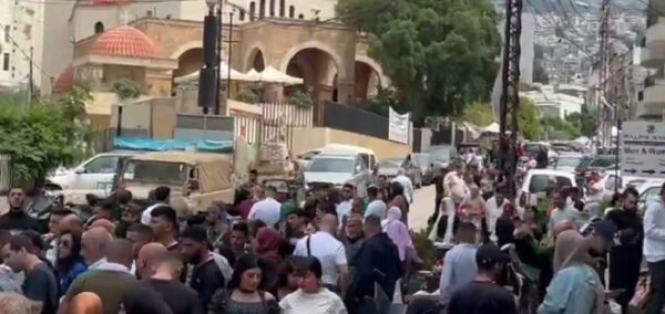 بالفيديو: مجنّسون عرب امام قلم اقتراع الجديدة - ثانوية البنات 1 بالفيديو: مجنّسون عرب امام قلم اقتراع الجديدة - ثانوية البنات