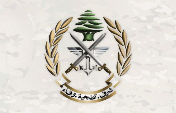 بعد الهجمات الصاروخية.. الجيش يوقف فلسطينياً من "حماس" في عين الحلوة! 1 بعد الهجمات الصاروخية.. الجيش يوقف فلسطينياً من "حماس" في عين الحلوة!