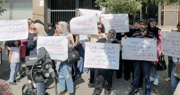 مستخدمي الشؤون الاجتماعية أمام البرلمان: نريد التثبيت بعد سنوات من الظلم 1 مستخدمي الشؤون الاجتماعية أمام البرلمان: نريد التثبيت بعد سنوات من الظلم