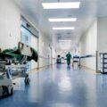 وزير الصحة يتدخل بعد اعتداء عنيف على طبيب طوارئ في طرابلس: أمن المستشفيات خط أحمر