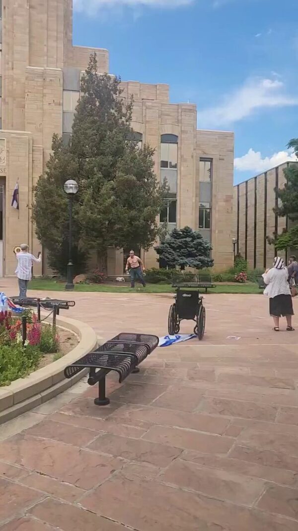 VIDEO: “I Wish I Had My Gun”: Protesters Confront ‘Terror’ Suspect in Boulder 1 VIDEO: “I Wish I Had My Gun”: Protesters Confront ‘Terror’ Suspect in Boulder