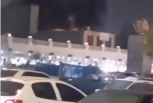 بالفيديو: حريق في في بندر عباس جنوبي إيران 1 بالفيديو: حريق في في بندر عباس جنوبي إيران