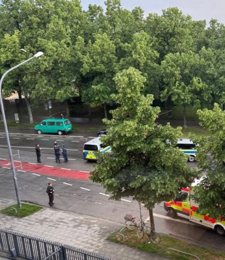 Woman Stabs Multiple People at Theresienwiese in Munich; Police Shoot Suspect 1 Woman Stabs Multiple People at Theresienwiese in Munich; Police Shoot Suspect