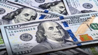 تراجع الدولار أمام جميع العملات الرئيسية مع انحسار تأثير تقرير الوظائف واحتدام التوترات التجارية