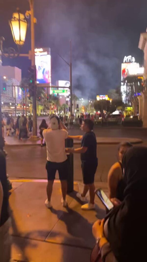 VIDEO: Possible explosion/bombing on the Las Vegas strip, outside Aria Resort & Casino 1 VIDEO: Possible explosion/bombing on the Las Vegas strip, outside Aria Resort & Casino