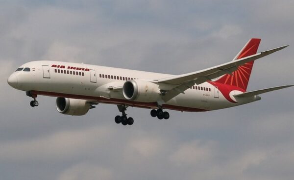 AIR INDIA DREAMLINER FORCED TO TURN BACK MID-FLIGHT 1 flight AI315
