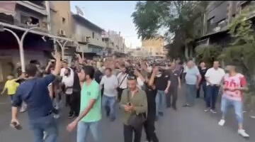 بالفيديو: مظاهرات للمسيحيين في دمشق.. وهتافات للمسيح