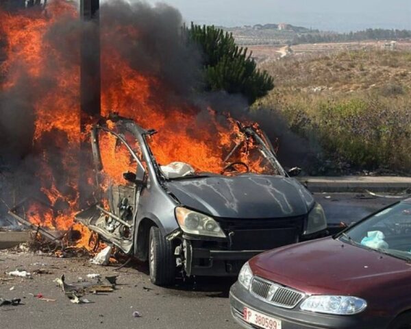 بالفيديو: مسيرة استهدفت سيارة في كفردجال 1 بالفيديو: مسيرة استهدفت سيارة في كفردجال