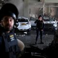 إسرائيل تعلن مقتل ثلاثة قادة بارزين في الحرس الثوري دون تعليق إيراني، وعراقجي يحذر واشنطن من التدخل في المواجهة