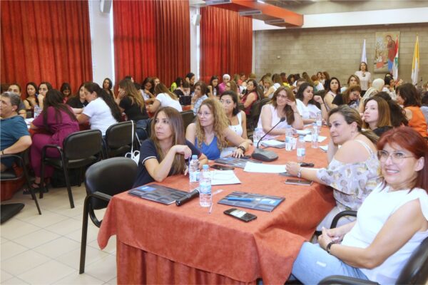 بالصور | حين يلتقي الفكر بالمسرح والتربية: ورشة بعيون فلسفية في جامعة سيدة اللويزة 1 بالصور | حين يلتقي الفكر بالمسرح والتربية: ورشة بعيون فلسفية في جامعة سيدة اللويزة