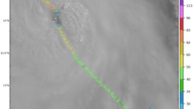 First recon pass through Hurricane Erick has found a central pressure down to 978 MB