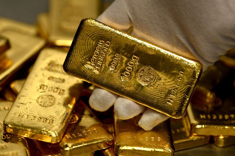انخفاض سعر الذهب اليوم الجمعة مع ارتفاع مؤشر الدولار وسط تقلبات الأسواق العالمية 1 سعر الذهب اليوم الجمعة