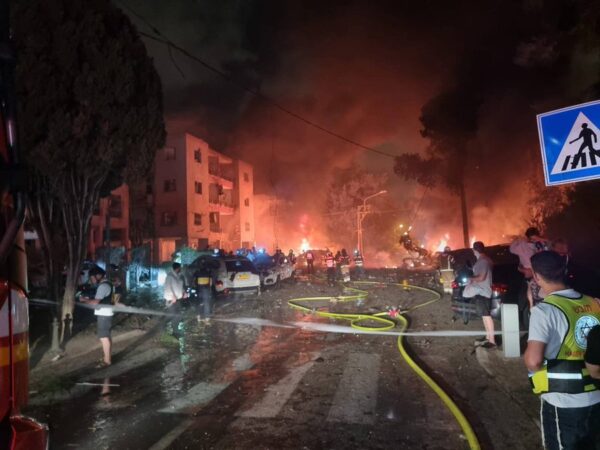 7 مصابين في الهجوم الإيراني الذي استهدف حيفا 1 7 مصابين في الهجوم الإيراني الذي استهدف حيفا
