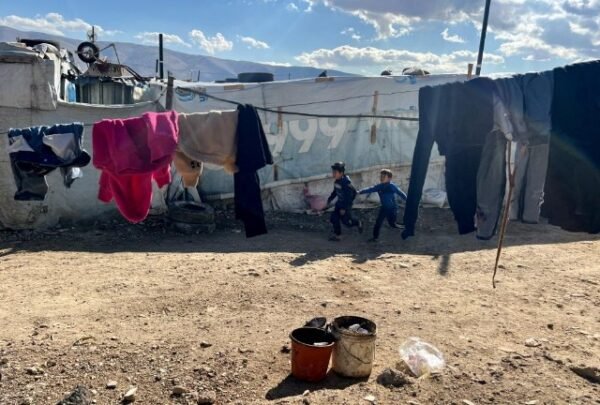 خطة عودة النازحين السوريين تشعل الجدل: بين الأمل بالعودة وضغوط الداخل والخارج