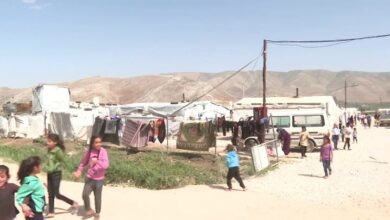 مارون الخولي يرفض مسيرة النازحين السوريين في سعدنايل: الرايات السود تهدد السلم الأهلي