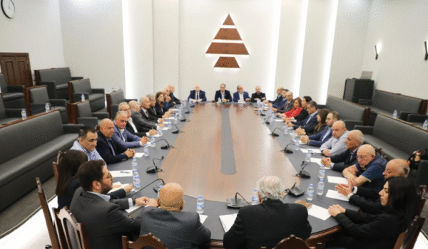الكتائب اللبنانية تدعو إلى تحصين المؤسسات وتسليم السلاح غير الشرعي للدولة 1 الكتائب اللبنانية