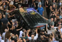 بالفيديو: زياد الرحباني يُشيّع إلى كنيسة السيدة في المحيدثة بحضور شعبي مؤثّر