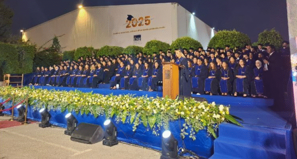 جامعة العائلة المقدسة