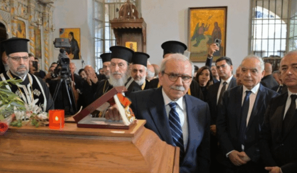 وداع وطني مهيب لزياد الرحباني.. صوت التمرّد والحق إلى مثواه الأخير 1 زياد الرحباني