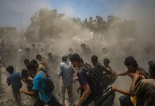 بريطانيا "تضغط على ترامب لإنهاء المعاناة في غزة"، و14 وفاة جديدة جرّاء الجوع وسوء التغذية بينهم طفلان