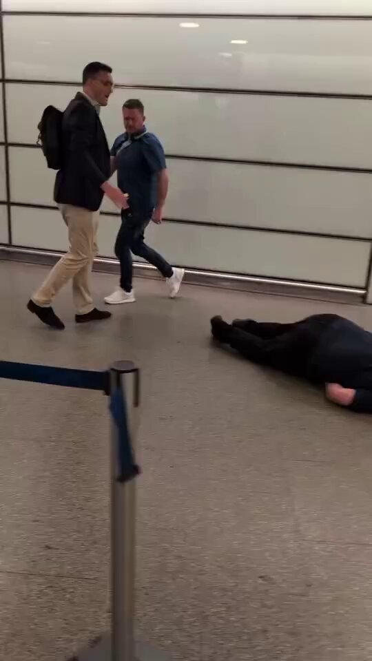 VIDEO: Tommy Robinson knocked out a man inside St Pancras Station in London today 1 Tommy Robinson knocked out a man