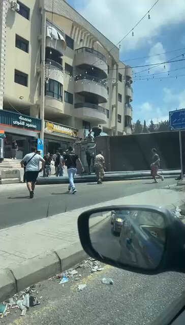 بالفيديو: انقلاب شاحنة على اوتوستراد الشماع في صيدا 1 بالفيديو: انقلاب شاحنة على اوتوستراد الشماع في صيدا
