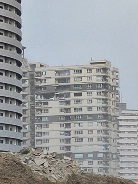 انفجار في برج سكني قرب بحيرة تشيتغار في طهران 1 انفجار في برج سكني قرب بحيرة تشيتغار في طهران