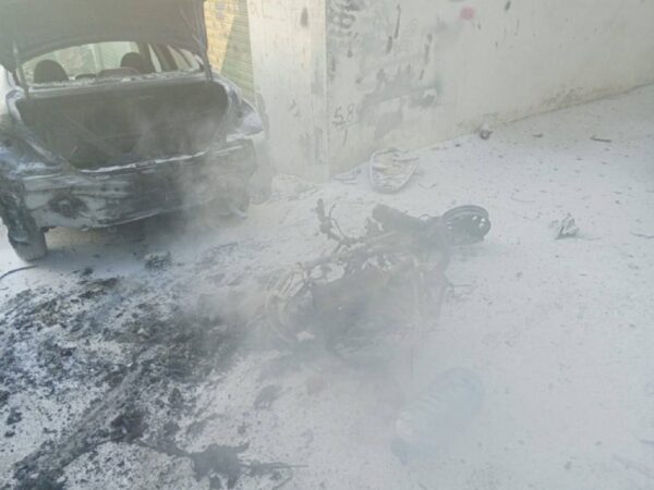 بالفيديو: غارة من مسيّرة استهدفت سيارة في بنت جبيل 1 بالفيديو: غارة من مسيّرة استهدفت سيارة في بنت جبيل