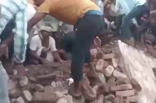 Video: Piplodi Primary School Roof Collapse in Rajasthan Leaves 5 Dead 1 Piplodi Primary School roof collapse