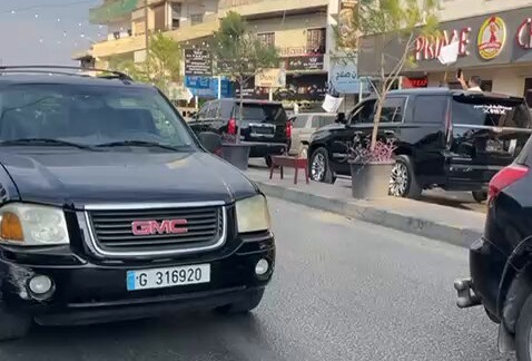 بالفيديو: سيارات للسوريين في سعدنايل باتجاه زحلة حملت أعلام "لا اله الا الـله" 1 سيارات للسوريين في سعدنايل