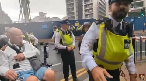 Video: police Ban Demonstrations Against Illegal Immigration Outside Britannia Hotel in London 1 illegal immigration