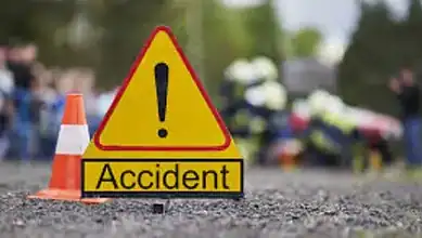 شاب يصاب بجروح خطيرة بحادث صدم في عاصون