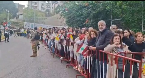 بالفيديو: حشود مبكرة في جلّ الديب وبقنايا بانتظار موكب البابا لاوون