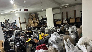 الجمارك تحجز مستودعاً يحتوي على دراجات نارية مخالفة في بيروت