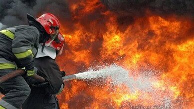 انقاذ مواطنة ووفاة والدتها المسنة اثر حريق شقة سكنية في برج حمود