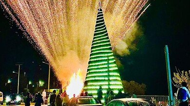 إضاءة شجرة العيد وافتتاح السوق الميلادية في عبرين