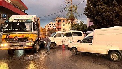 إصابة 4 أشخاص بحادث تصادم رباعي على طريق مراح السراج