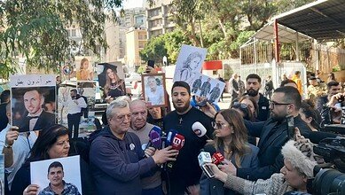 أهالي ضحايا تفجير المرفأ يطالبون بالمحاسبة وفك يد القاضي البيطار
