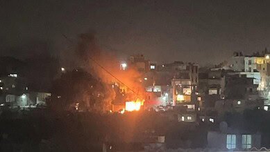 بالفيديو: استهداف سيارة في حاروف