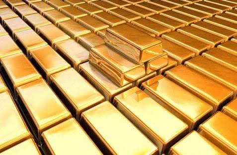 الذهب يحلّق رغم قوة الدولار وتحذيرات من حرب طويلة 1 الذهب