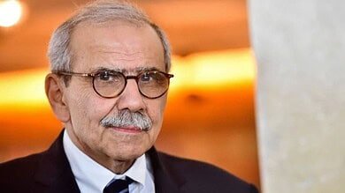 سلام: كلني أمل ان يُلهم العيد اللبنانيين التمسك بوحدتنا