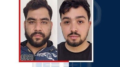 سلب بقوة السلاح في طرابلس: قوى الأمن تعمّم صورة مشتبه فيهما وتطلب مساعدة المواطنين 7 سلب بقوة السلاح في طرابلس: قوى الأمن تعمّم صورة مشتبه فيهما وتطلب مساعدة المواطنين