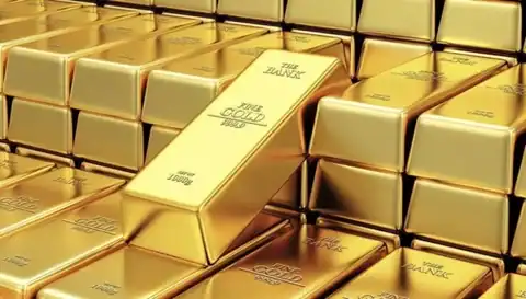 الذهب يرتفع بهدوء وسط تراجع الدولار وترقب مفاوضات إيران