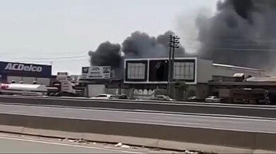 بالفيديو: اندلاع حريق في منطقة جرف النداف بالعاصمة بغداد