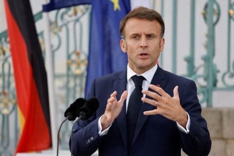 ماكرون: ندين استخدام روسيا صاروخاً باليستياً في استهداف أوكرانيا