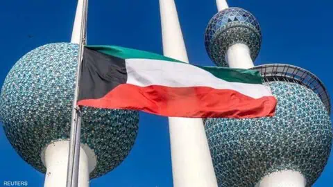 تعليق الرحلات الجوية في مطار الكويت بعد استهدافه بطائرات مسيّرة 1 تعليق الرحلات الجوية في مطار الكويت بعد استهدافه بطائرات مسيّرة