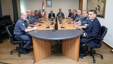 بالصور: وزير الداخلية يهنّئ قوى الأمن الداخلي بعيدها الـ 165 من ثكنة المقر العام 6 بالصور: وزير الداخلية يهنّئ قوى الأمن الداخلي بعيدها الـ 165 من ثكنة المقر العام