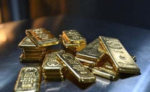 خسائر قوية للذهب مع تصاعد التوترات وارتفاع الفائدة