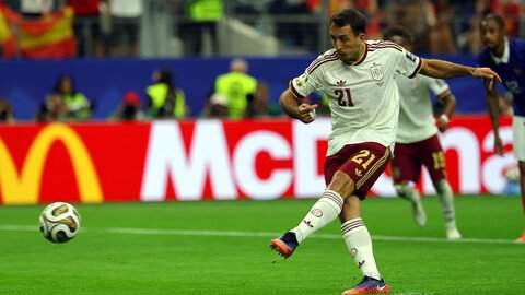 كأس العالم: أويارزابال يحرز هدف التقدم لإسبانيا في مرمى فرنسا من علامة الجزاء